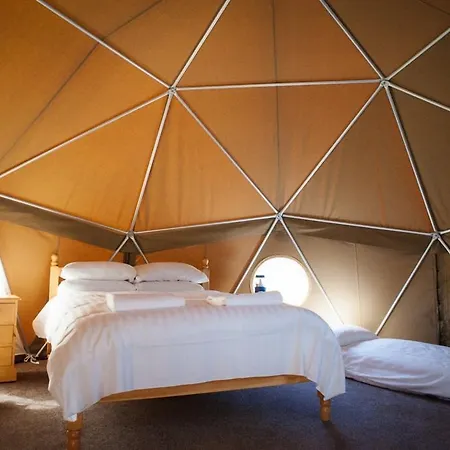 Durrell Wildlife Camp 5*