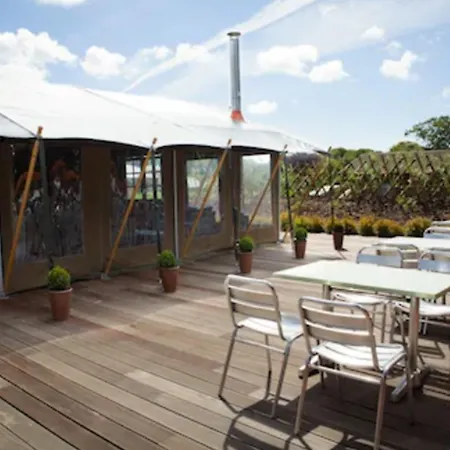 Campingplatz Durrell Wildlife Camp 5*