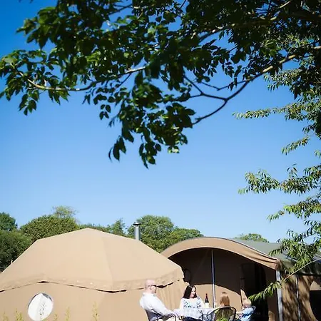 Durrell Wildlife Camp Campingplatz 5*