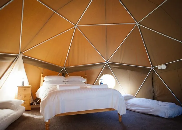 Durrell Wildlife Camp 5*