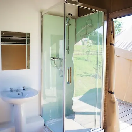 Durrell Wildlife Camp Kemp 5*