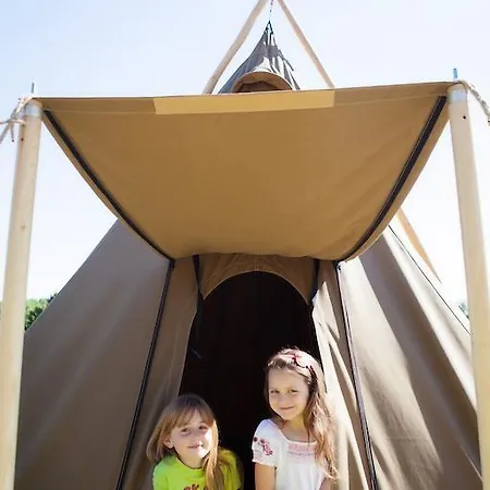 Kemp Durrell Wildlife Camp