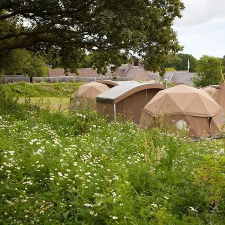 Durrell Wildlife Camp 5* Bouley Bay