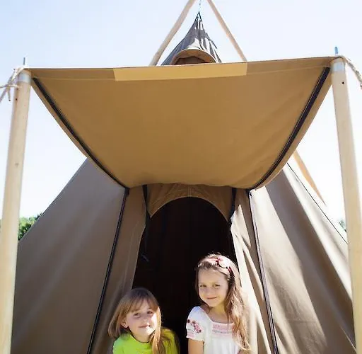 Camping Durrell Wildlife Camp